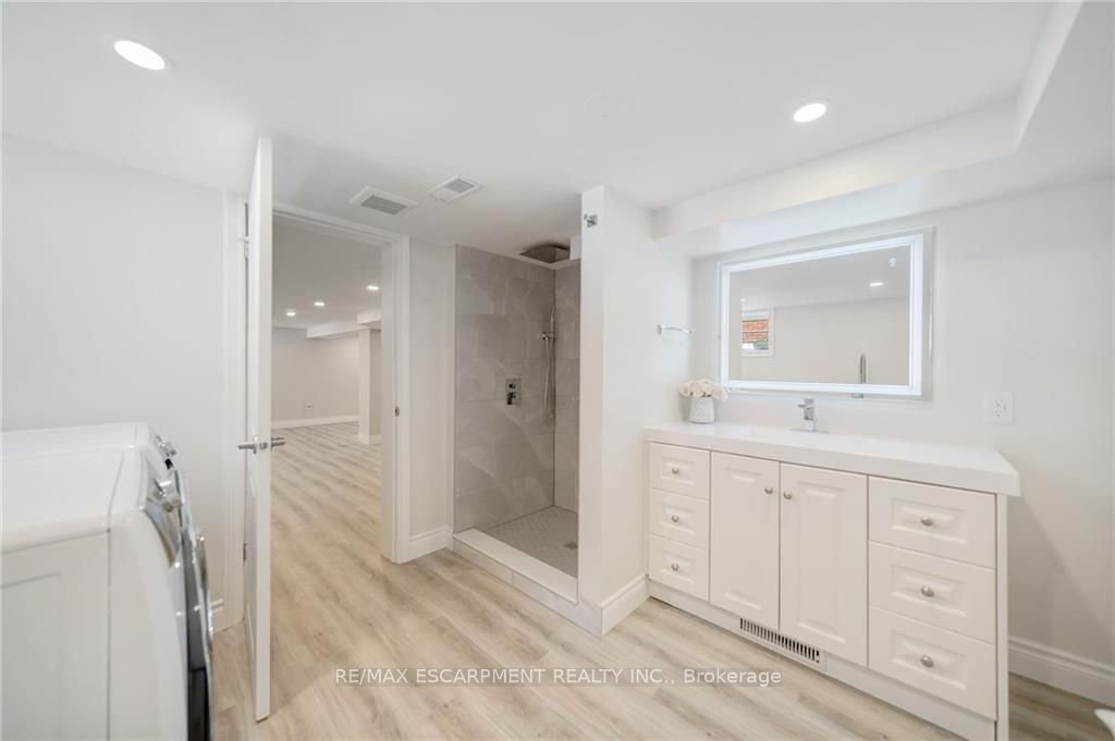55 EAST 13TH St