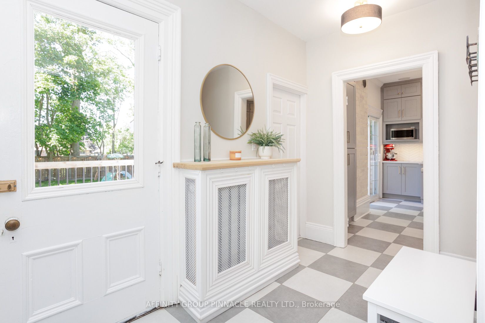 18 Elgin St