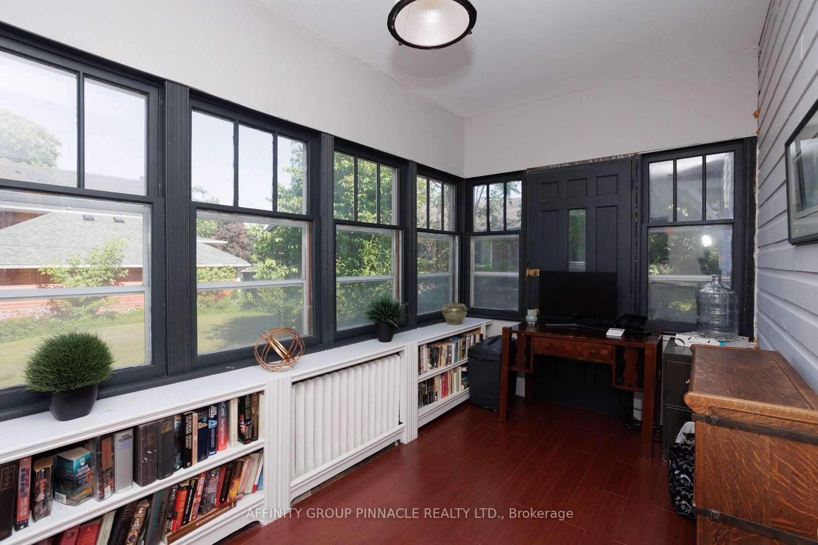 18 Elgin St