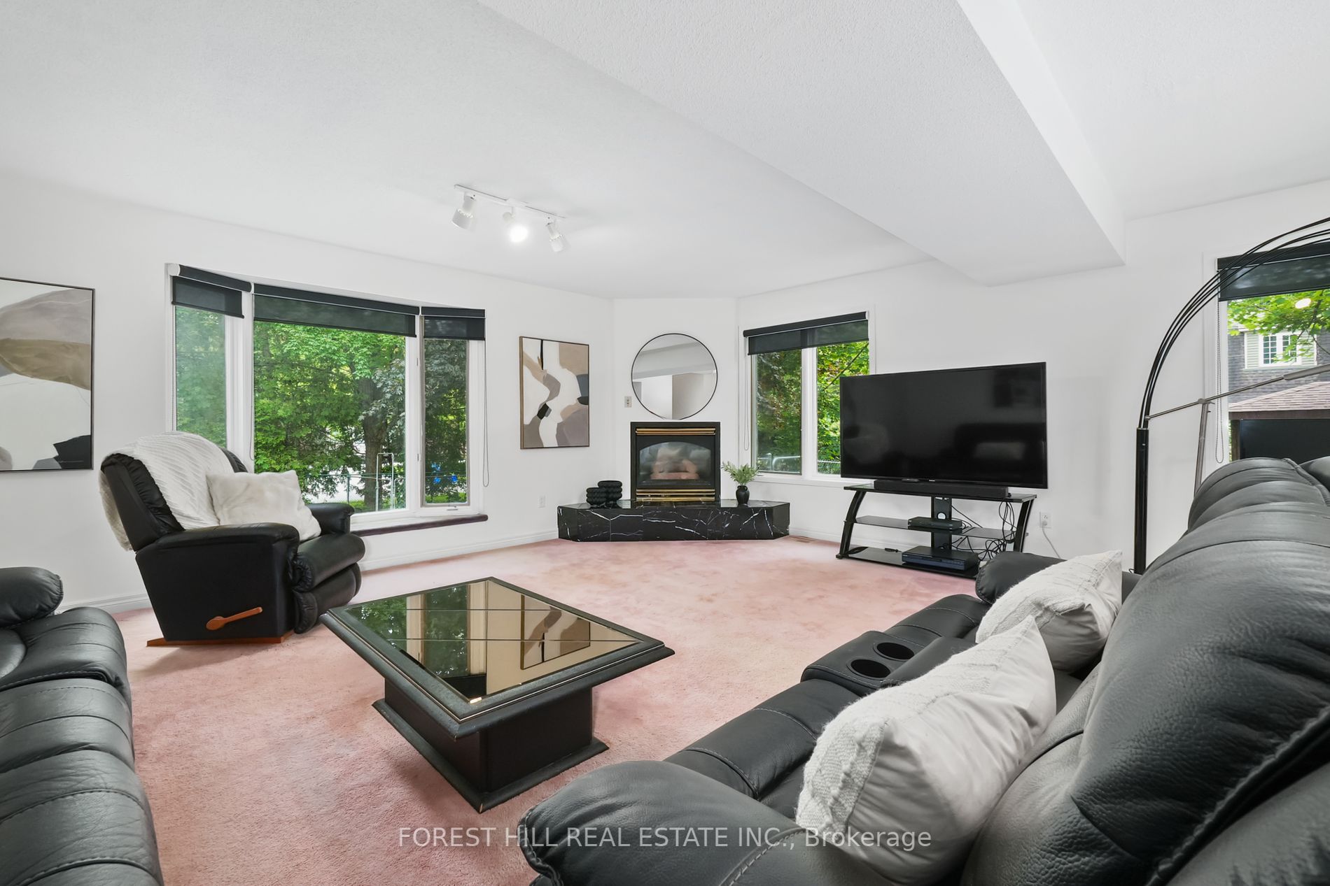 285 Cottonwood Dr