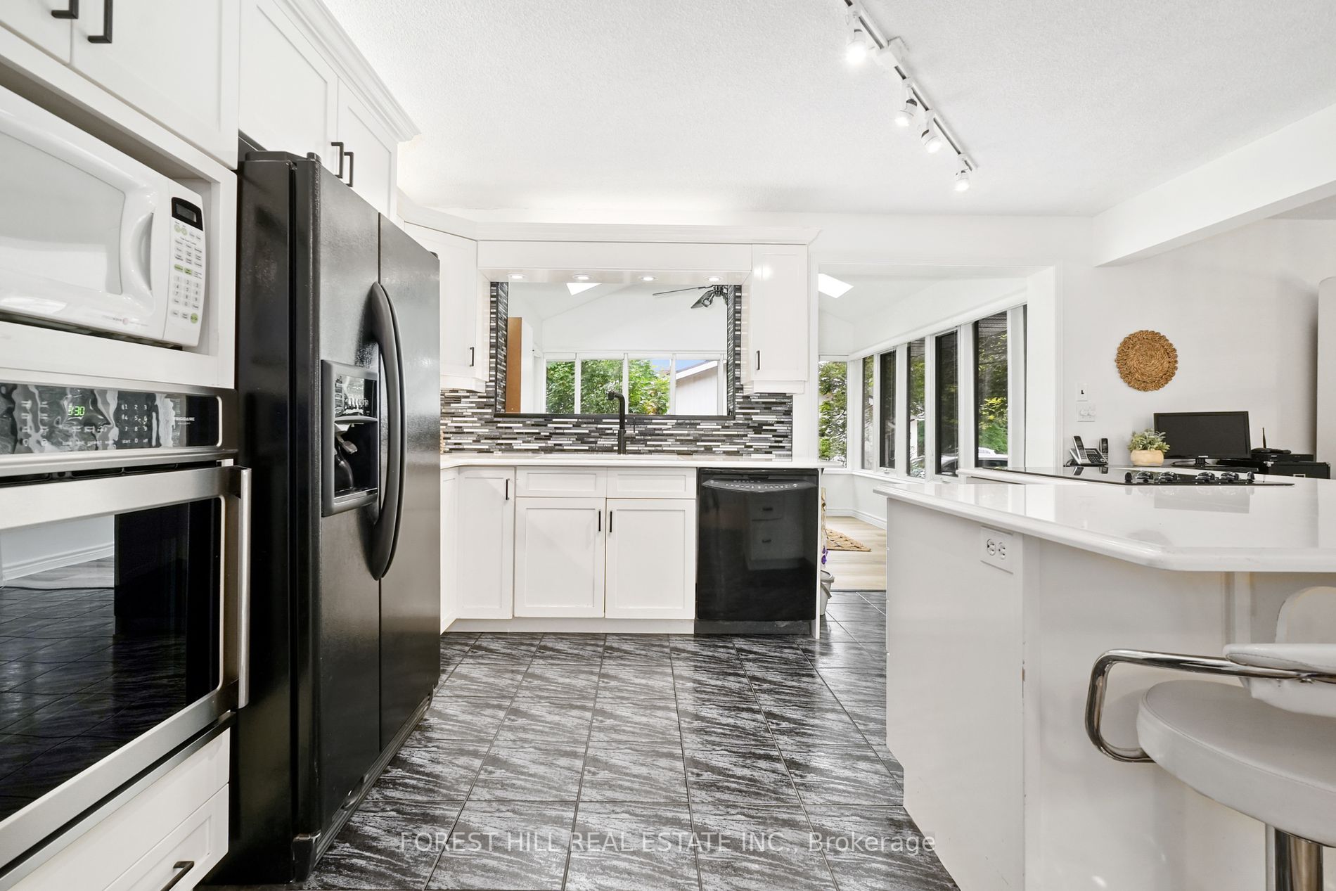 285 Cottonwood Dr