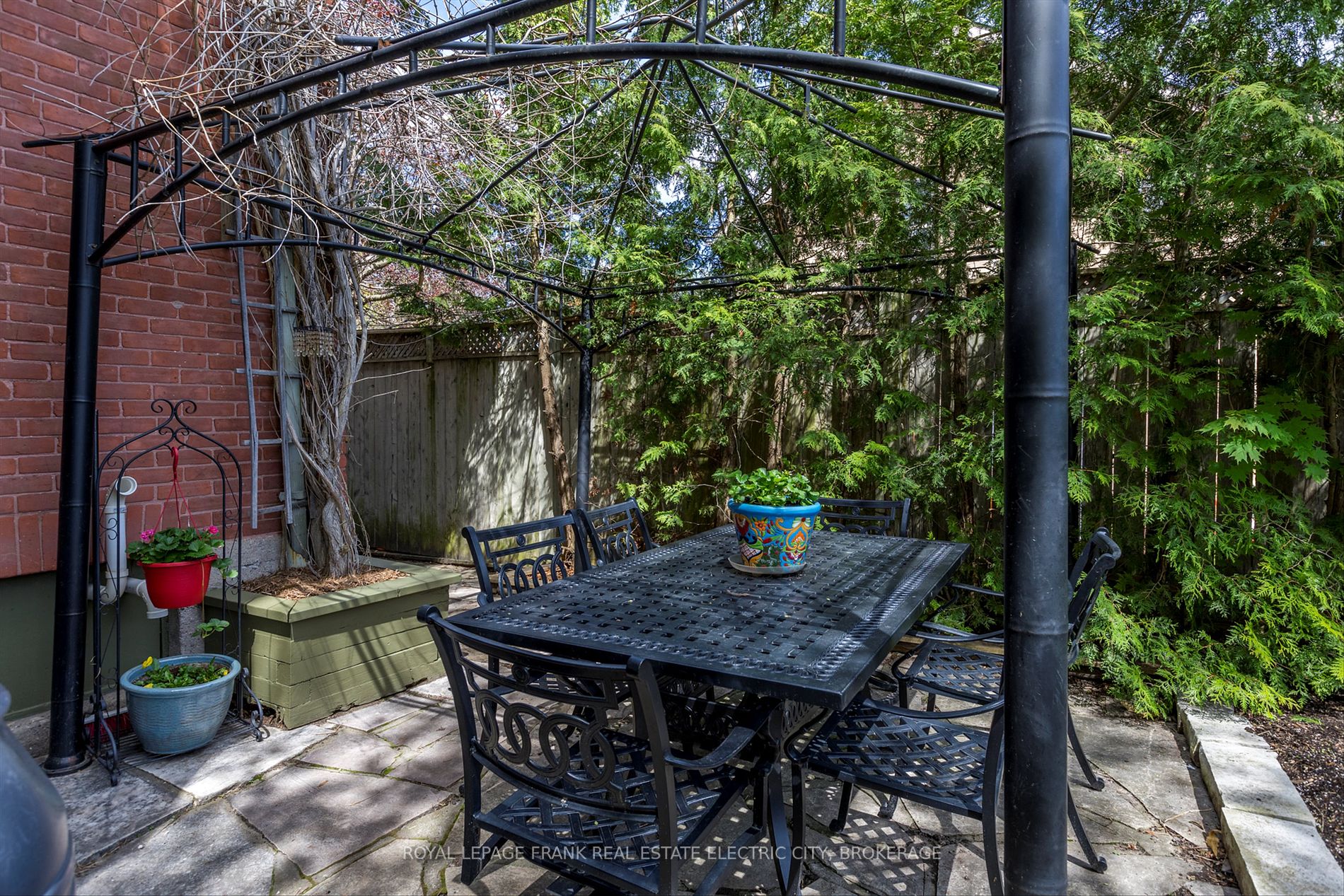 509 Gilmour Street