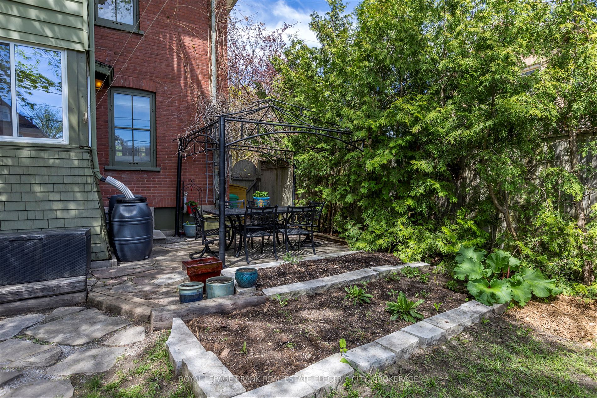 509 Gilmour Street