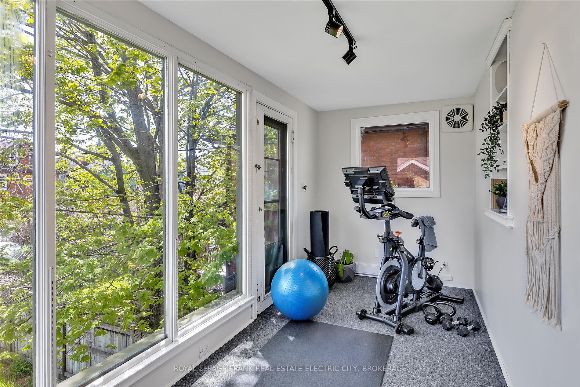 509 Gilmour Street