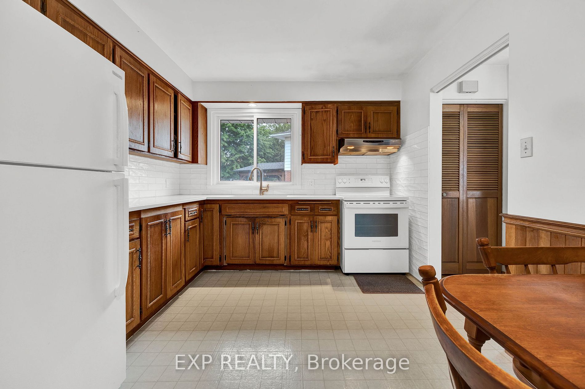 11 Van Horne Place