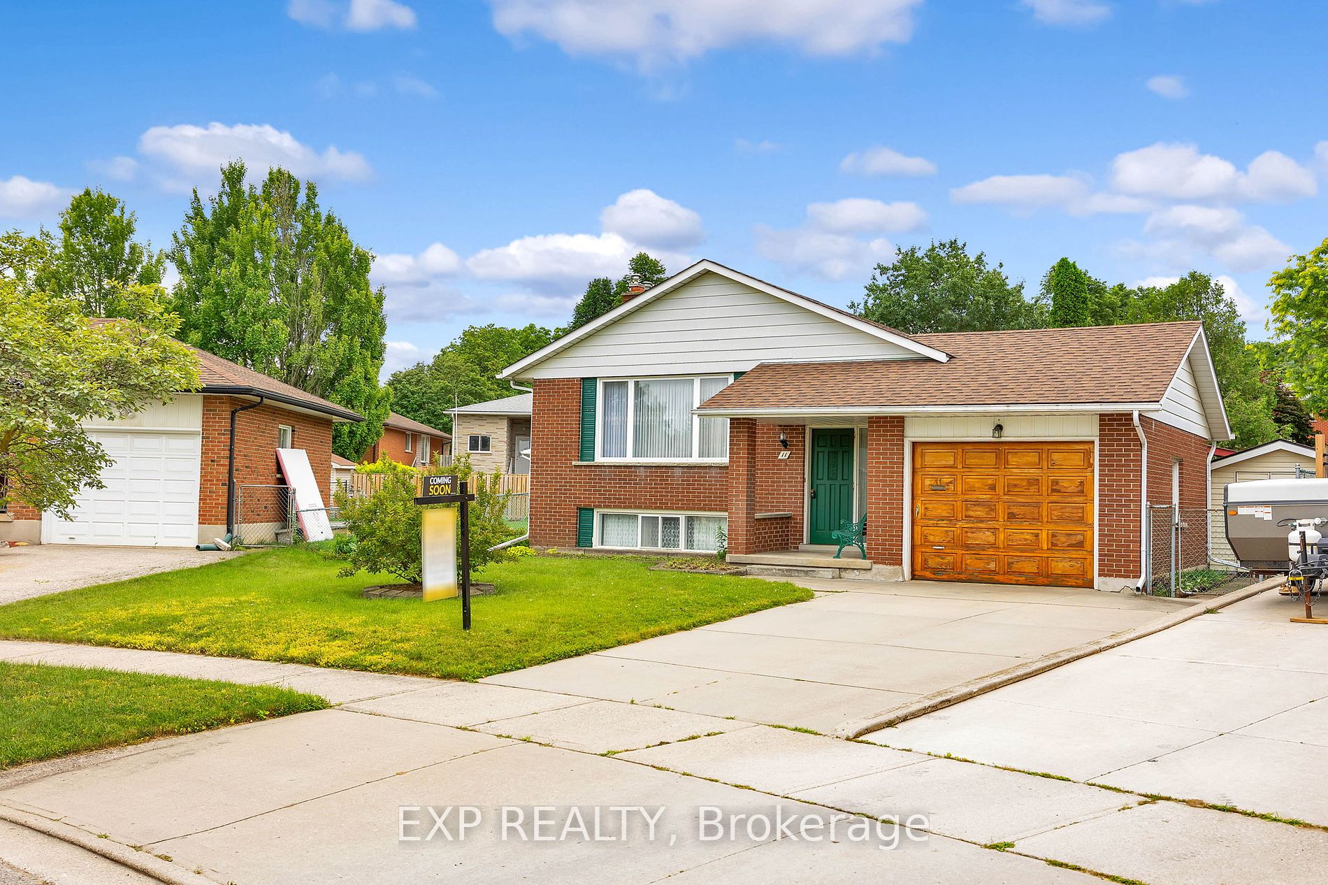 11 Van Horne Place
