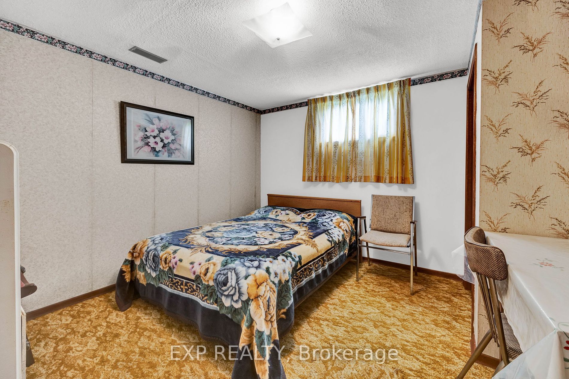 11 Van Horne Place
