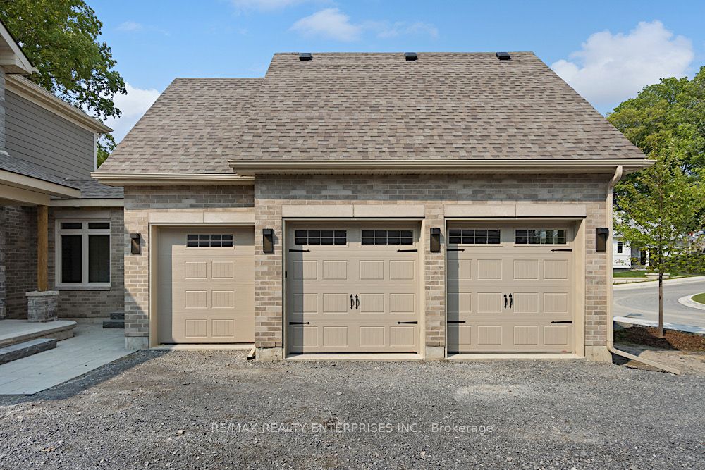 125 Villeneuve Dr