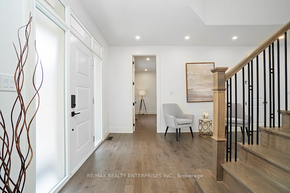 125 Villeneuve Dr