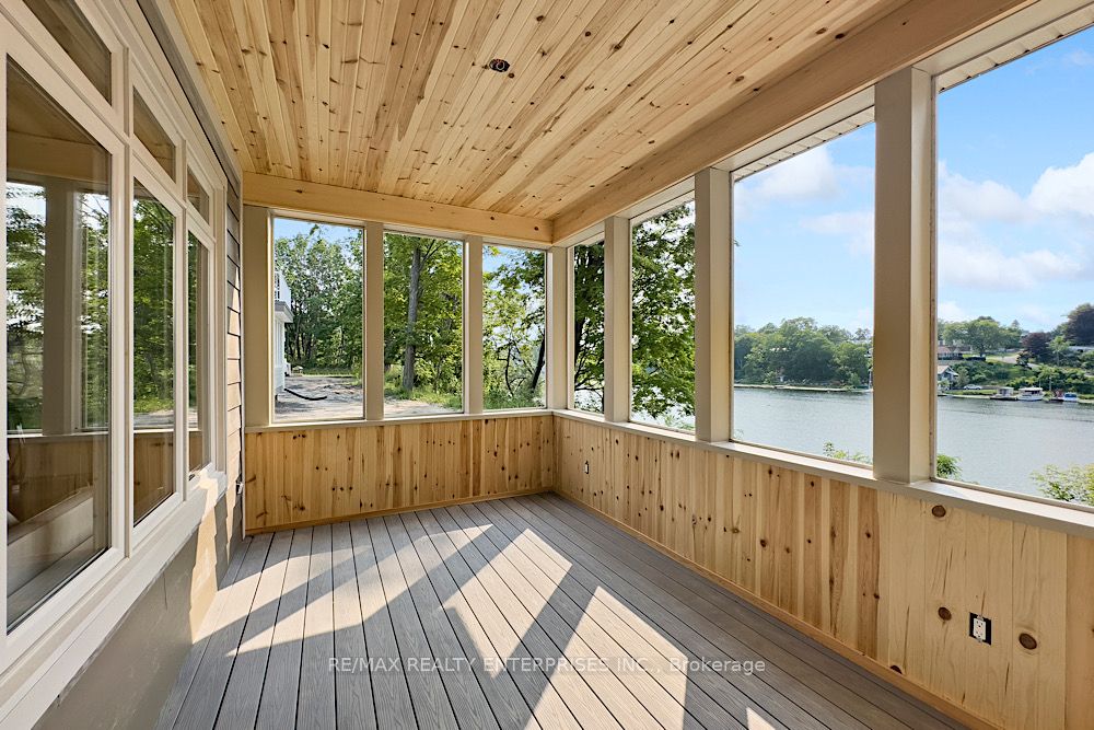 125 Villeneuve Dr