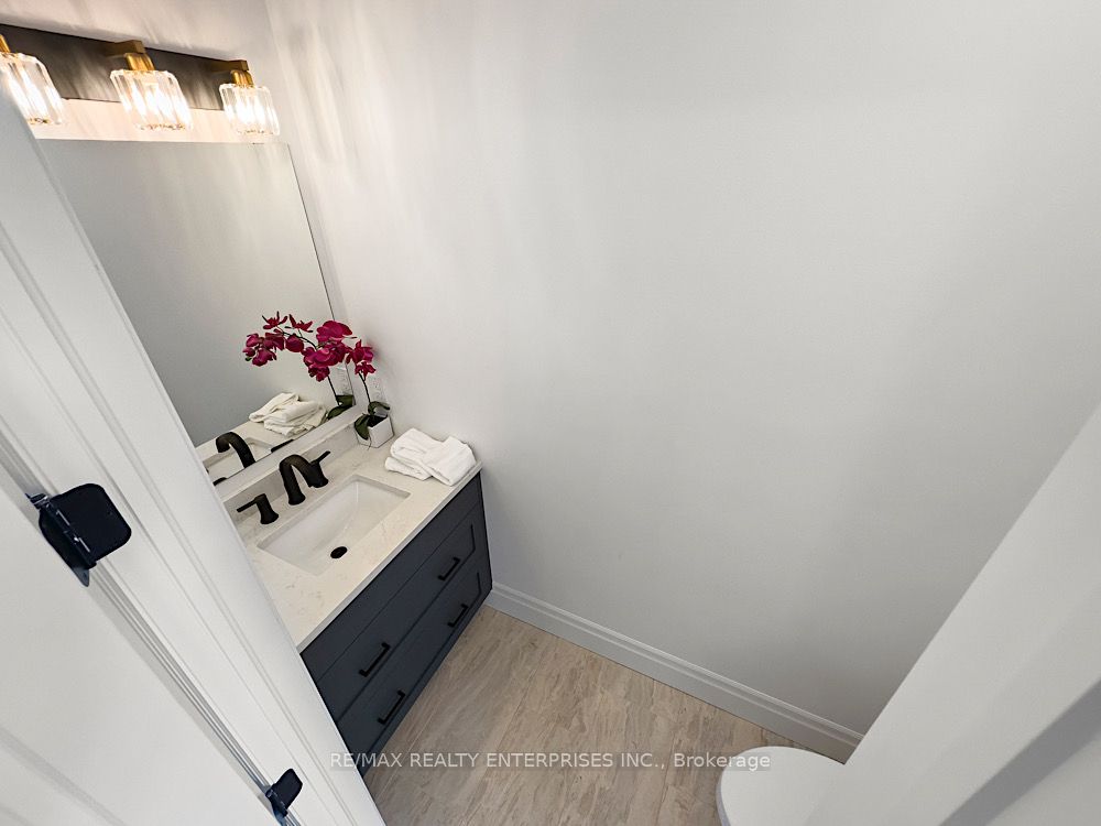 125 Villeneuve Dr