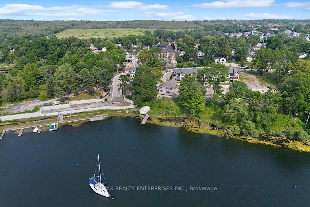 125 Villeneuve Dr