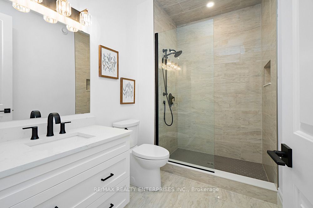 125 Villeneuve Dr