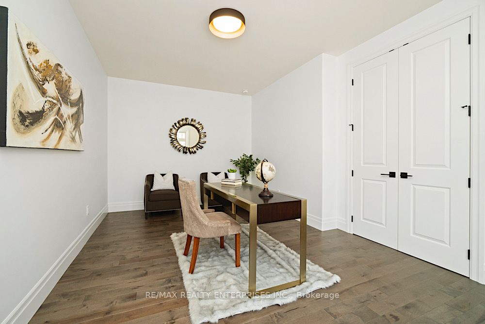 125 Villeneuve Dr