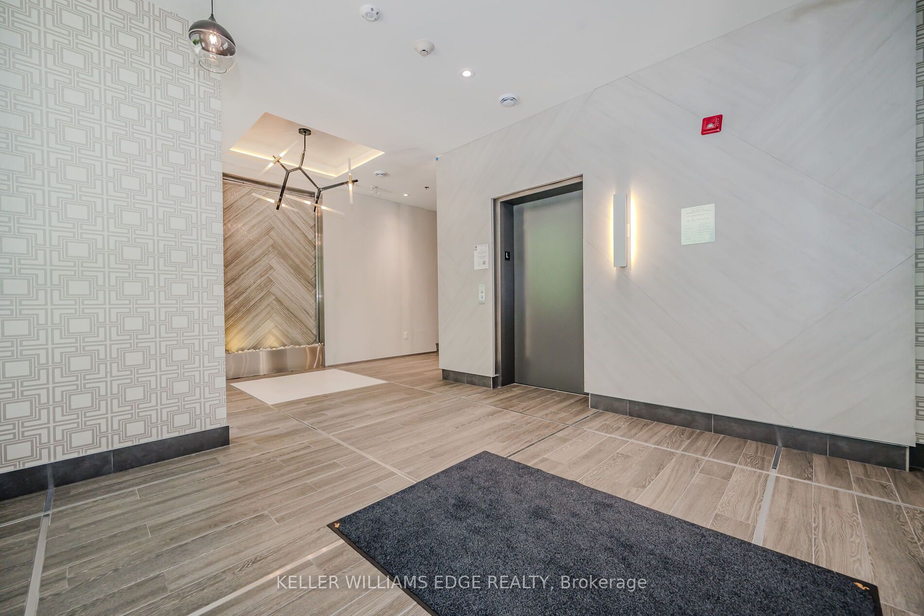 479 Charlton Ave E, #202