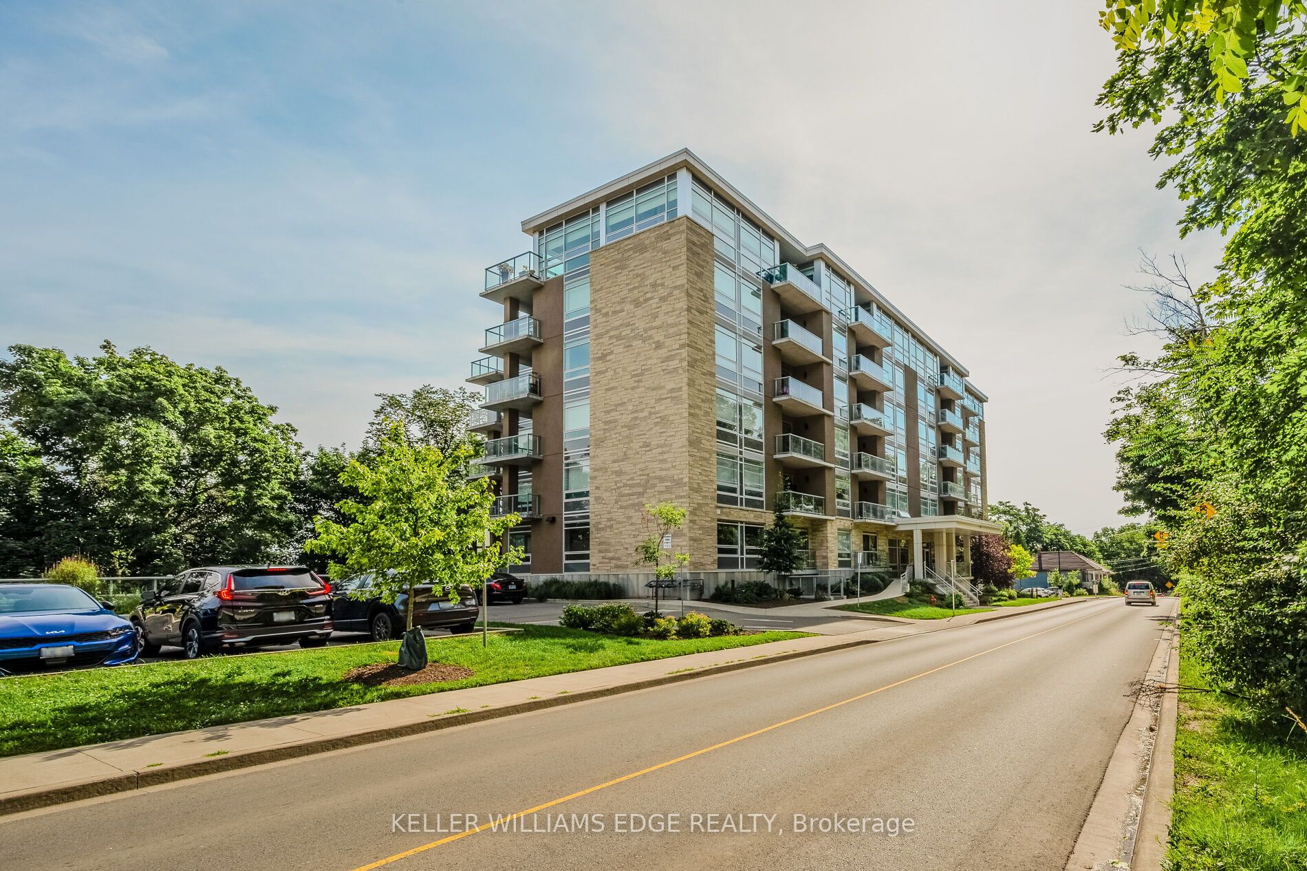 479 Charlton Ave E, #202