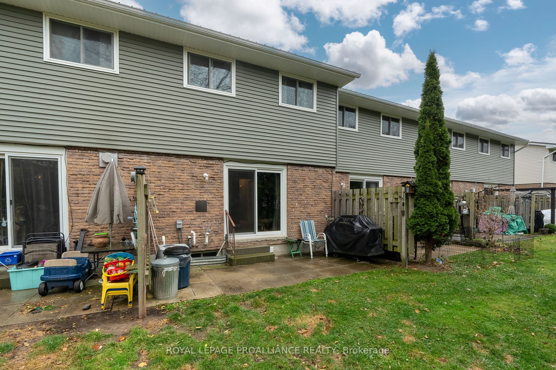 400 Westwood Dr, #F3