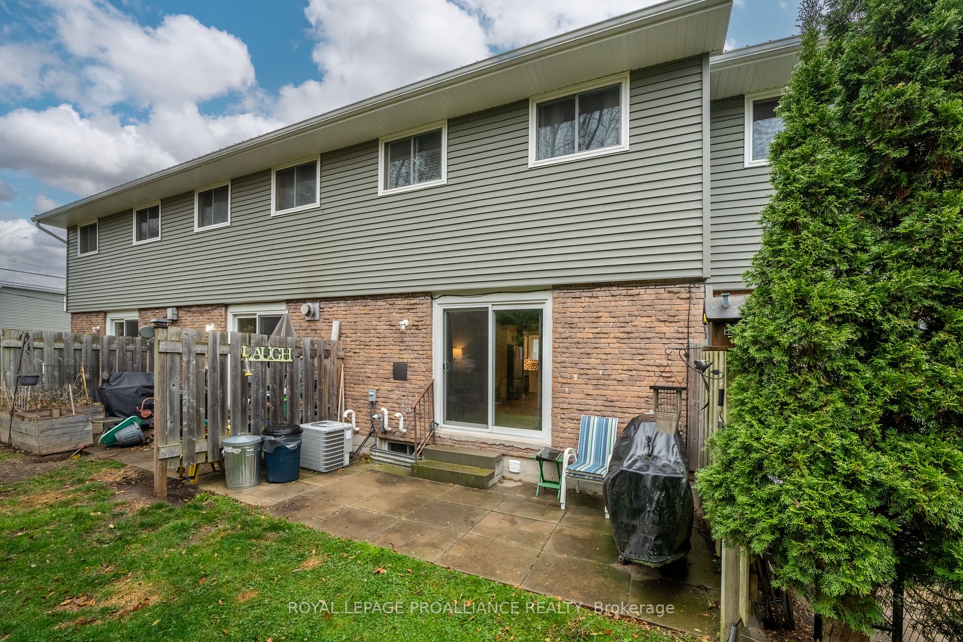 400 Westwood Dr, #F3