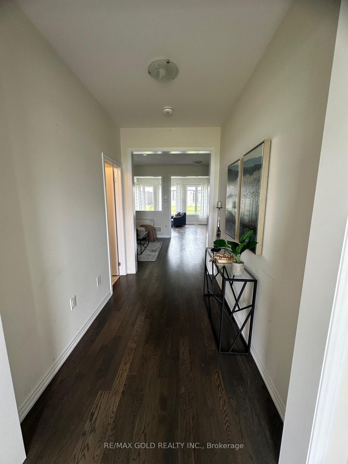 121 Explorer Way
