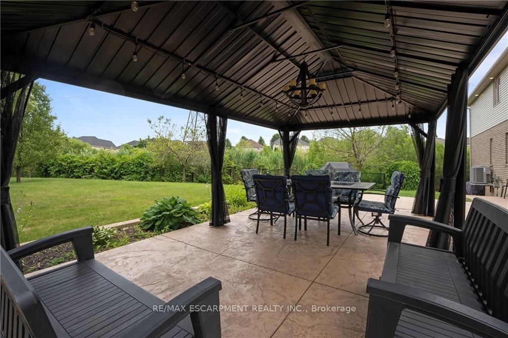 575 STONEHENGE Drive