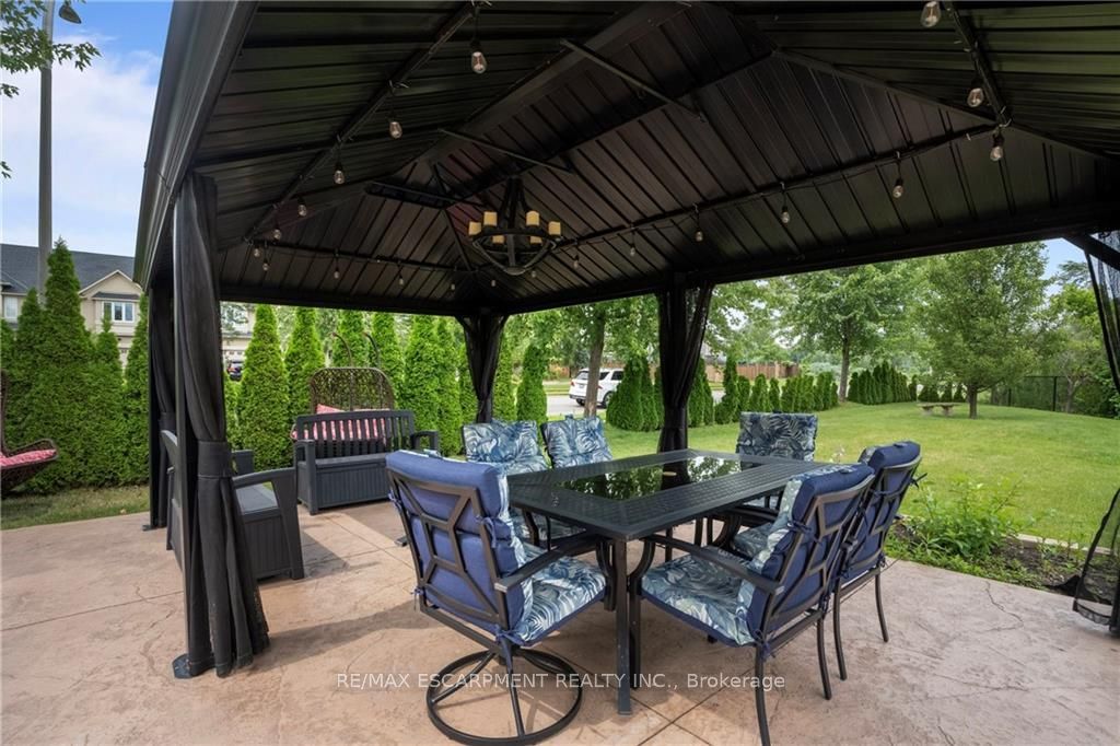 575 STONEHENGE Drive