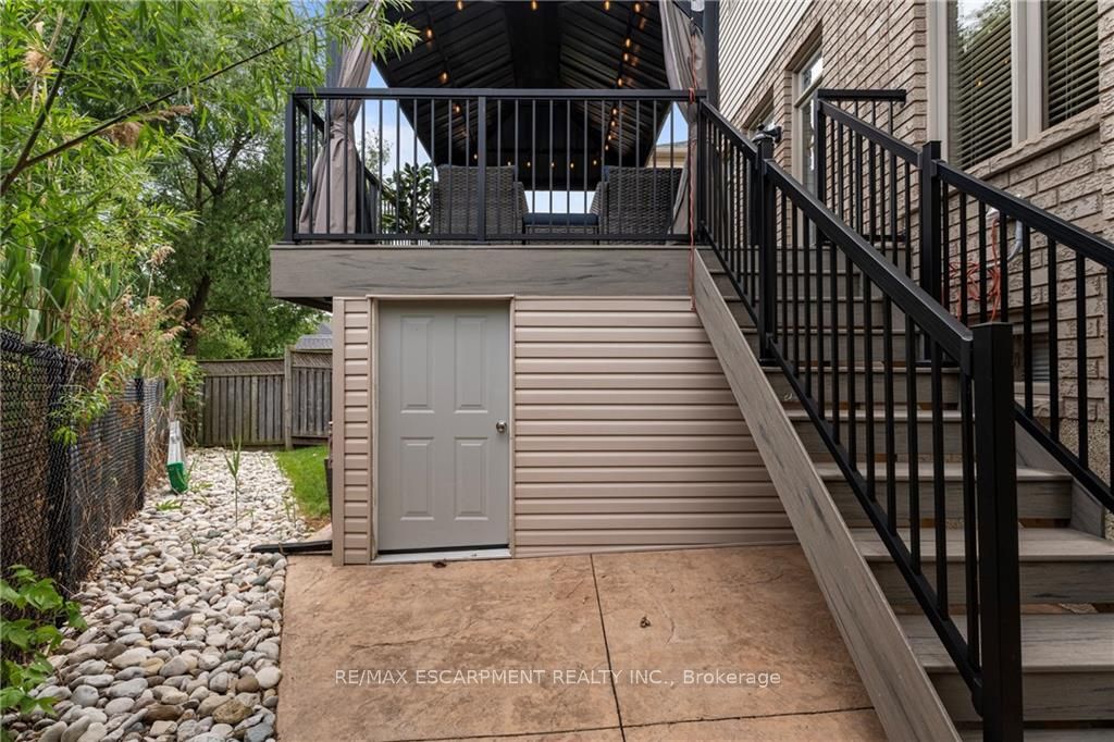 575 STONEHENGE Drive