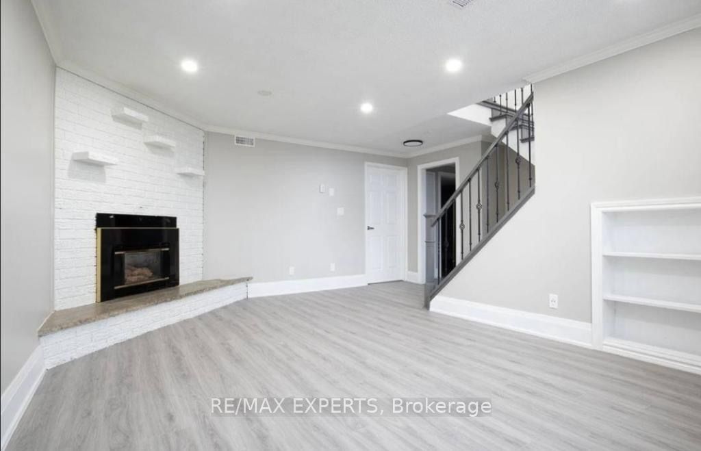 50 Belleville St