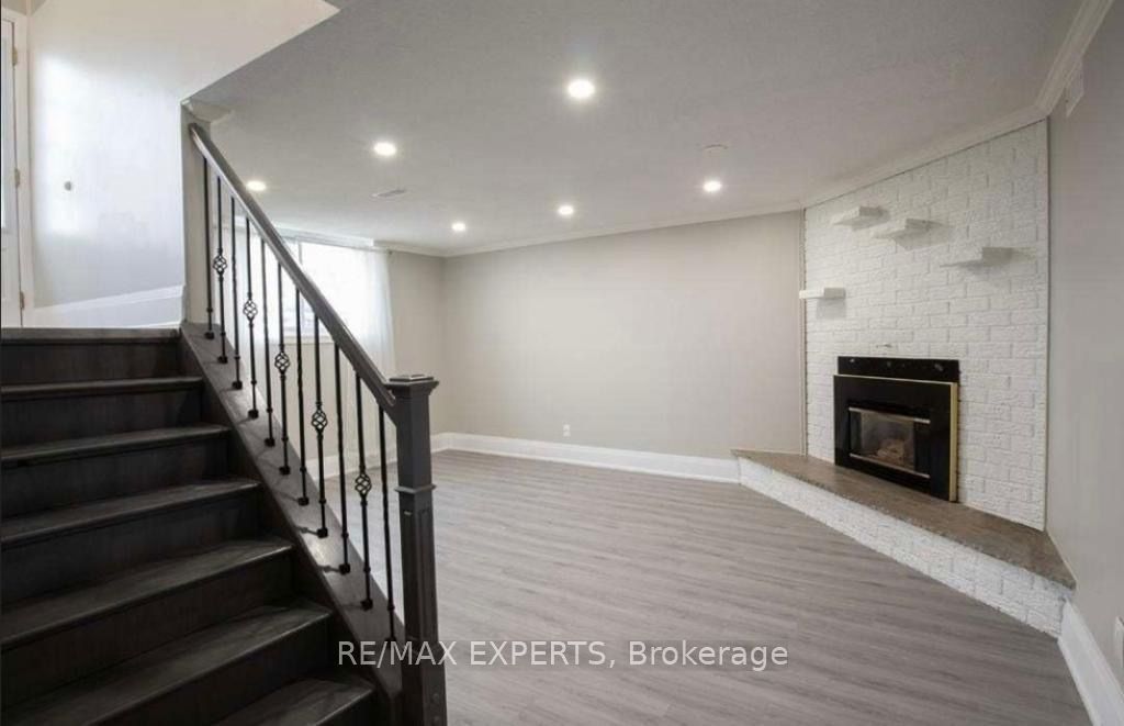 50 Belleville St