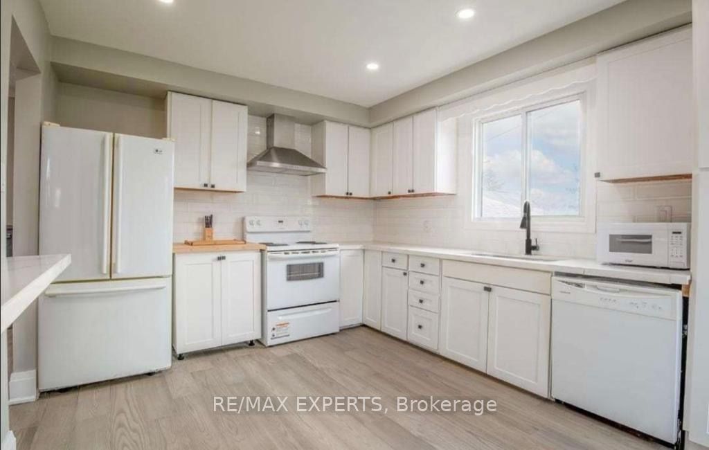 50 Belleville St