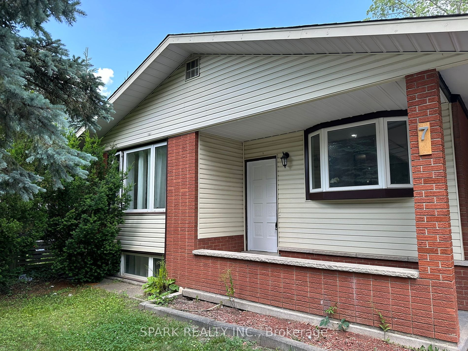 7 Cardill Crescent