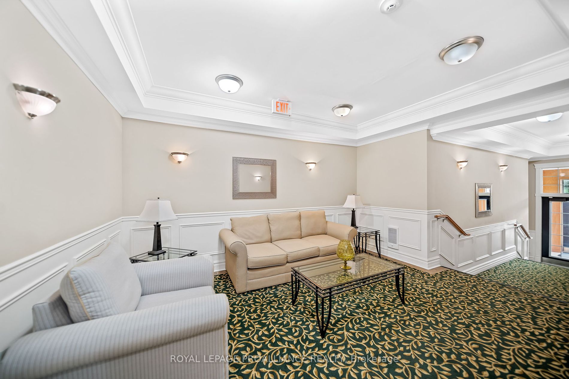 323 George St, #403