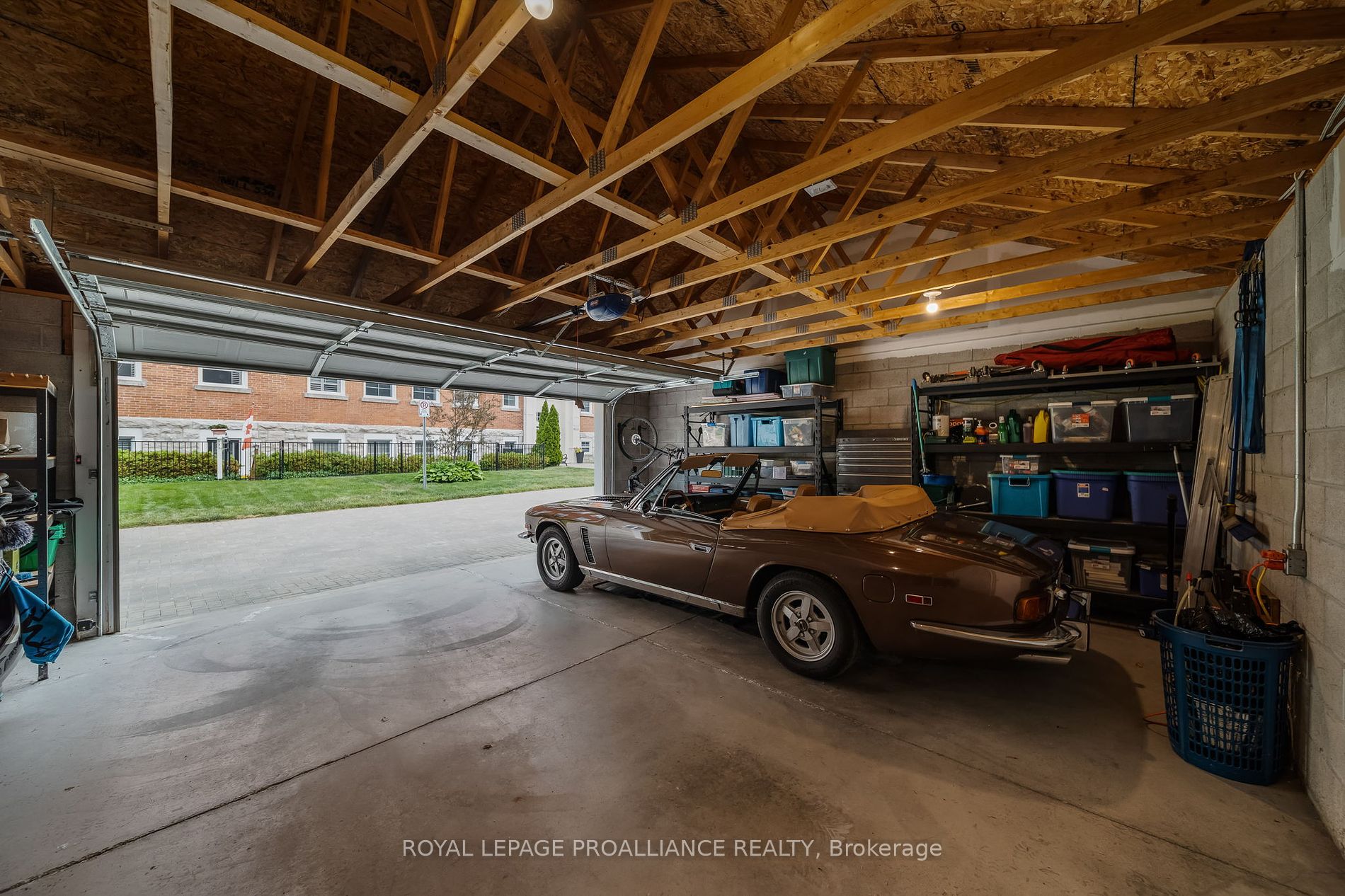 323 George St, #403