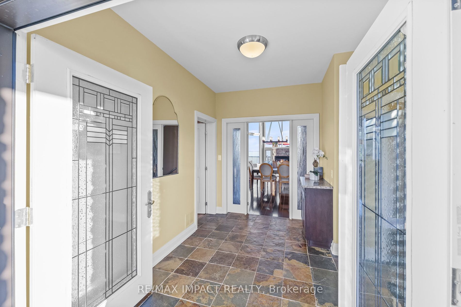 263 Lakeshore Road