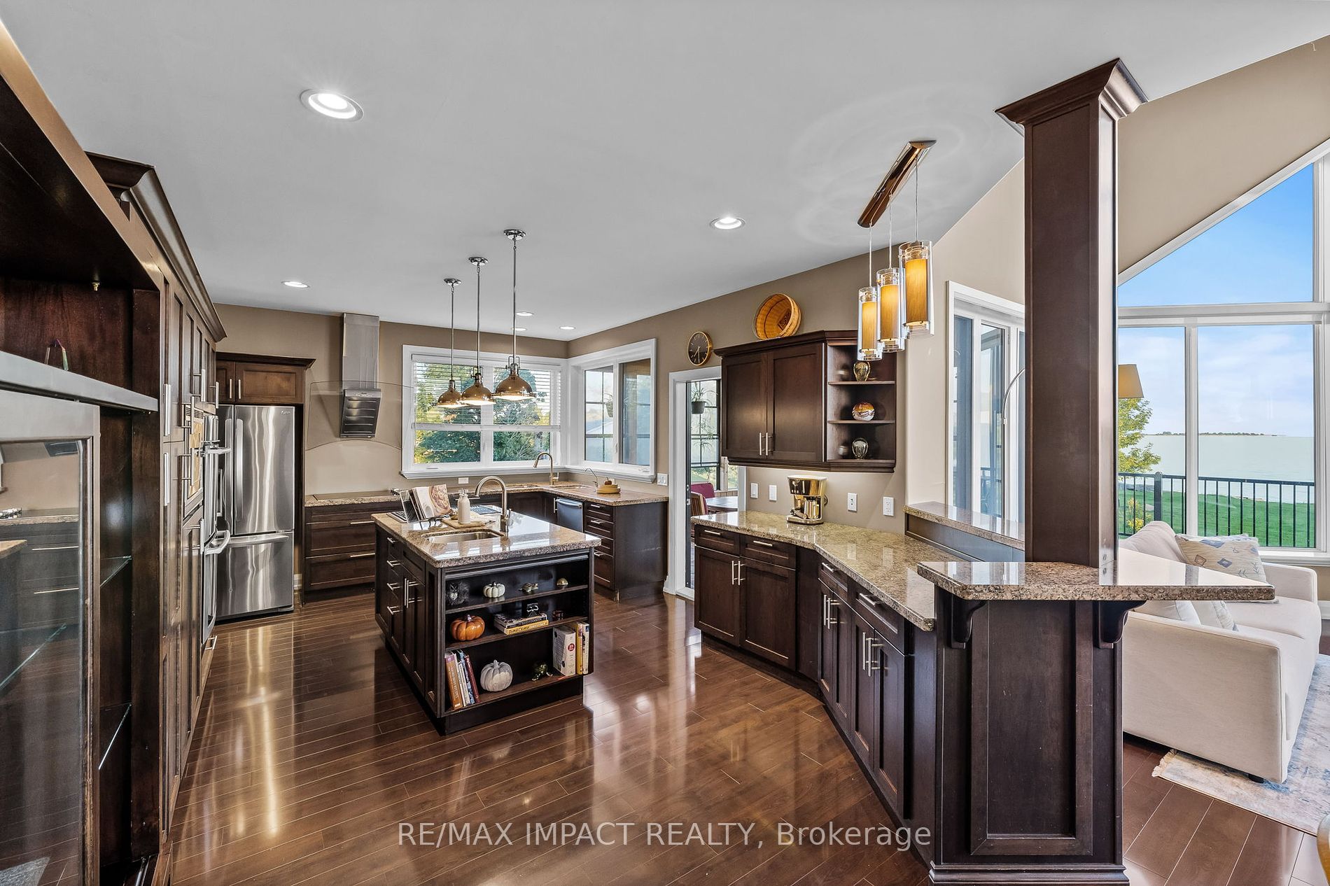 263 Lakeshore Road