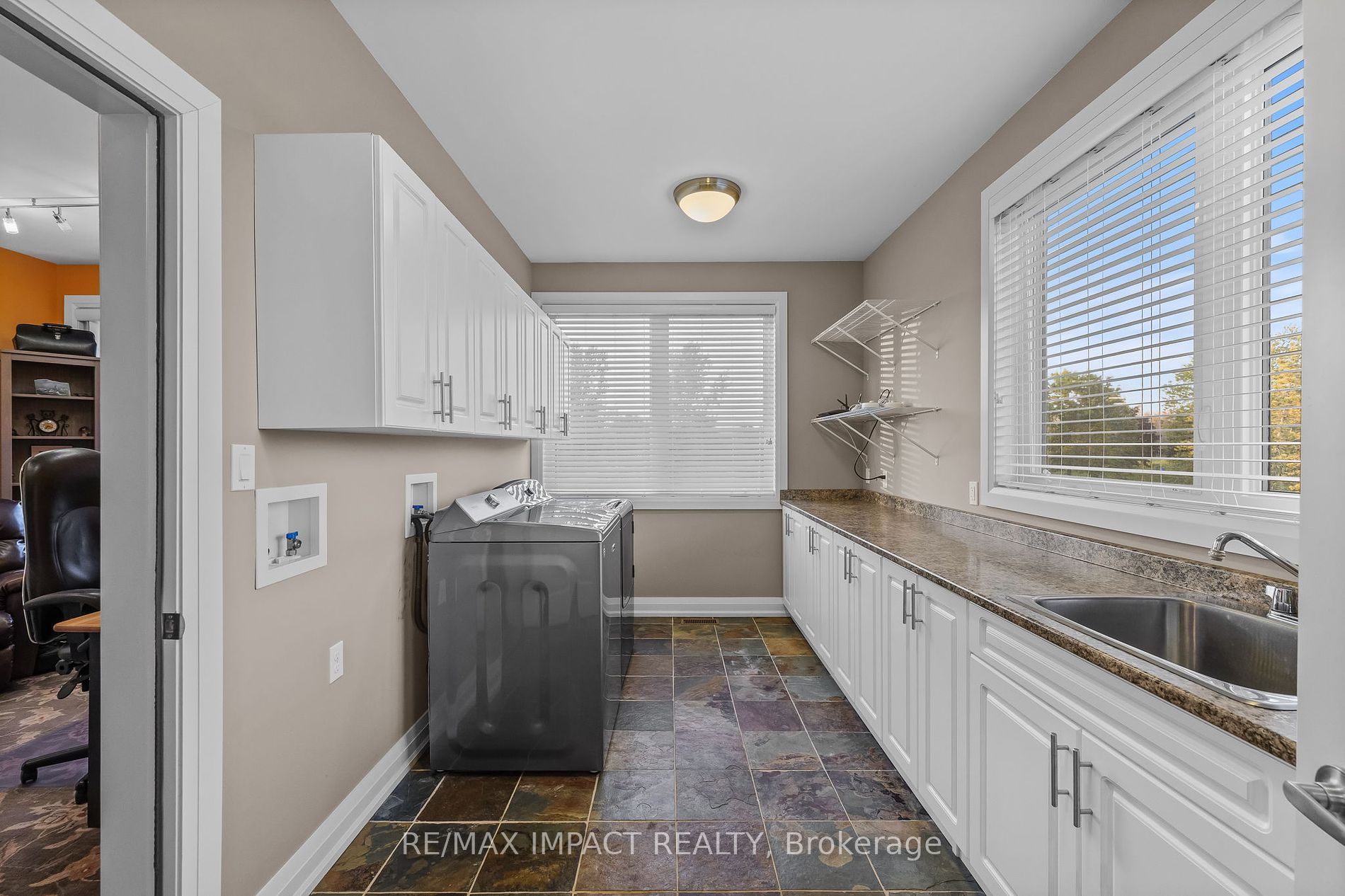 263 Lakeshore Road