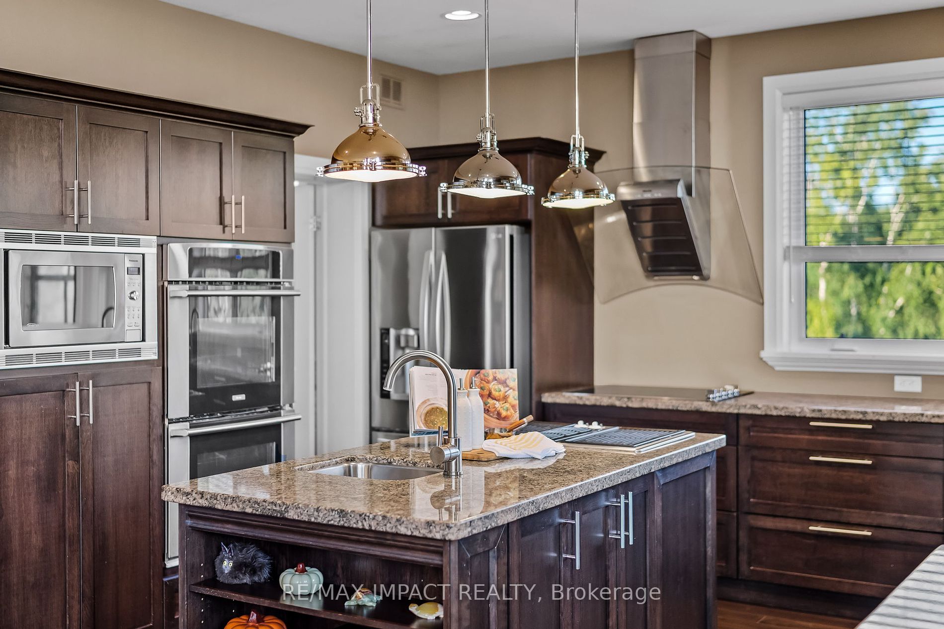 263 Lakeshore Road