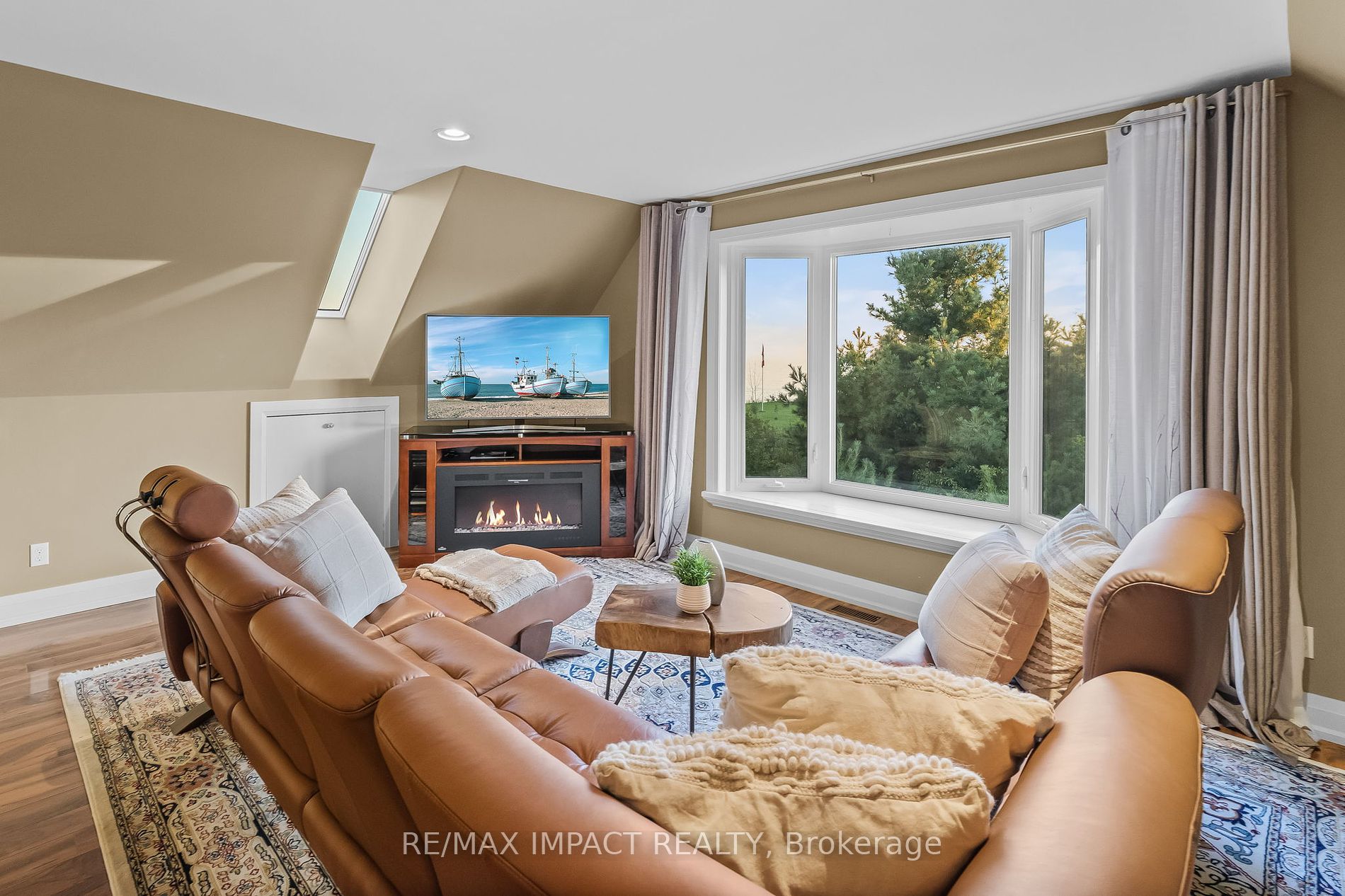 263 Lakeshore Road