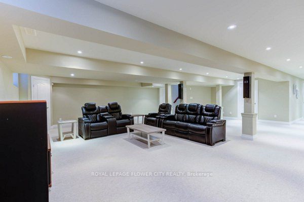 38 Brookhaven Crescent