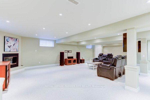 38 Brookhaven Crescent