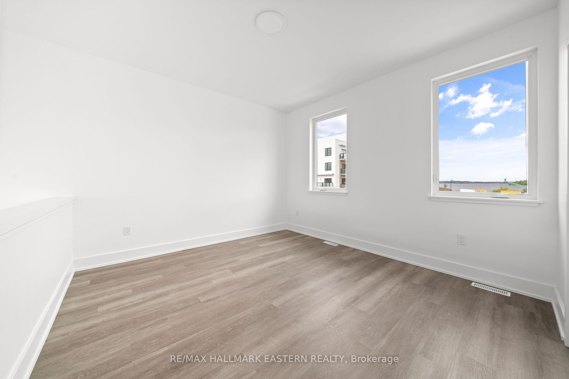 19 West Street N, #5