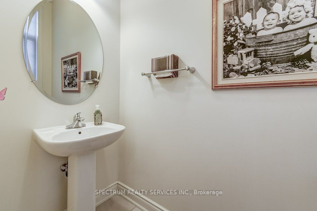 35 Chaumont Dr