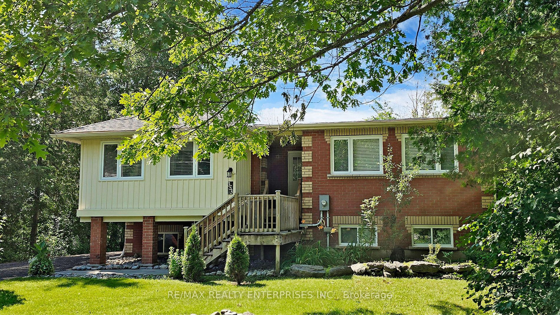 353 Front Street W