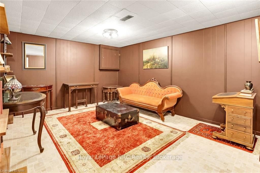 305 Centre Street