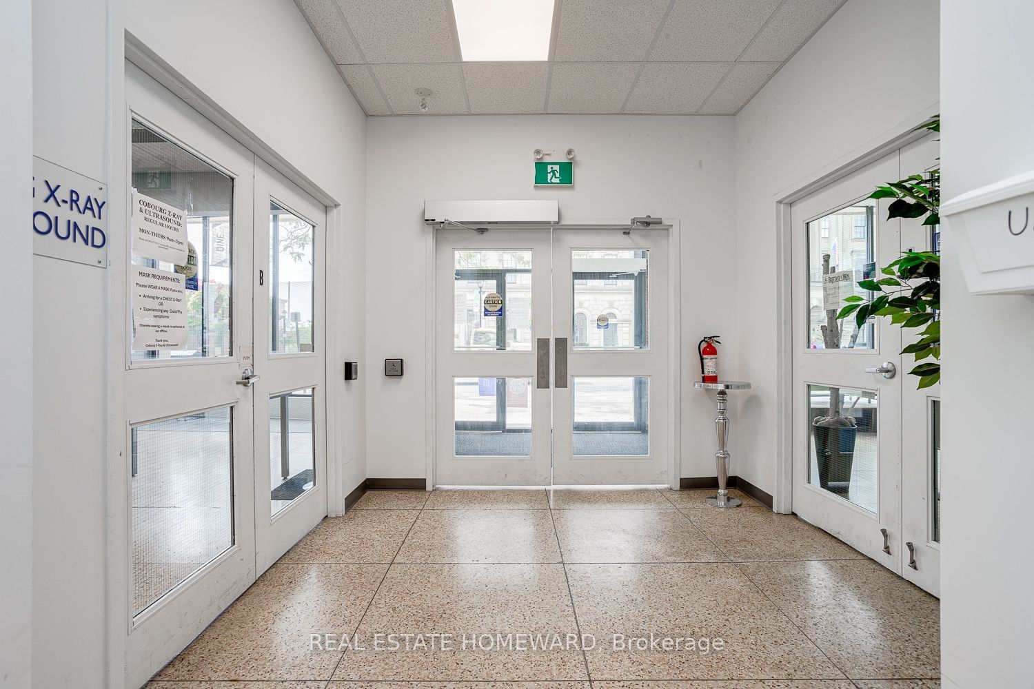 52 King St W