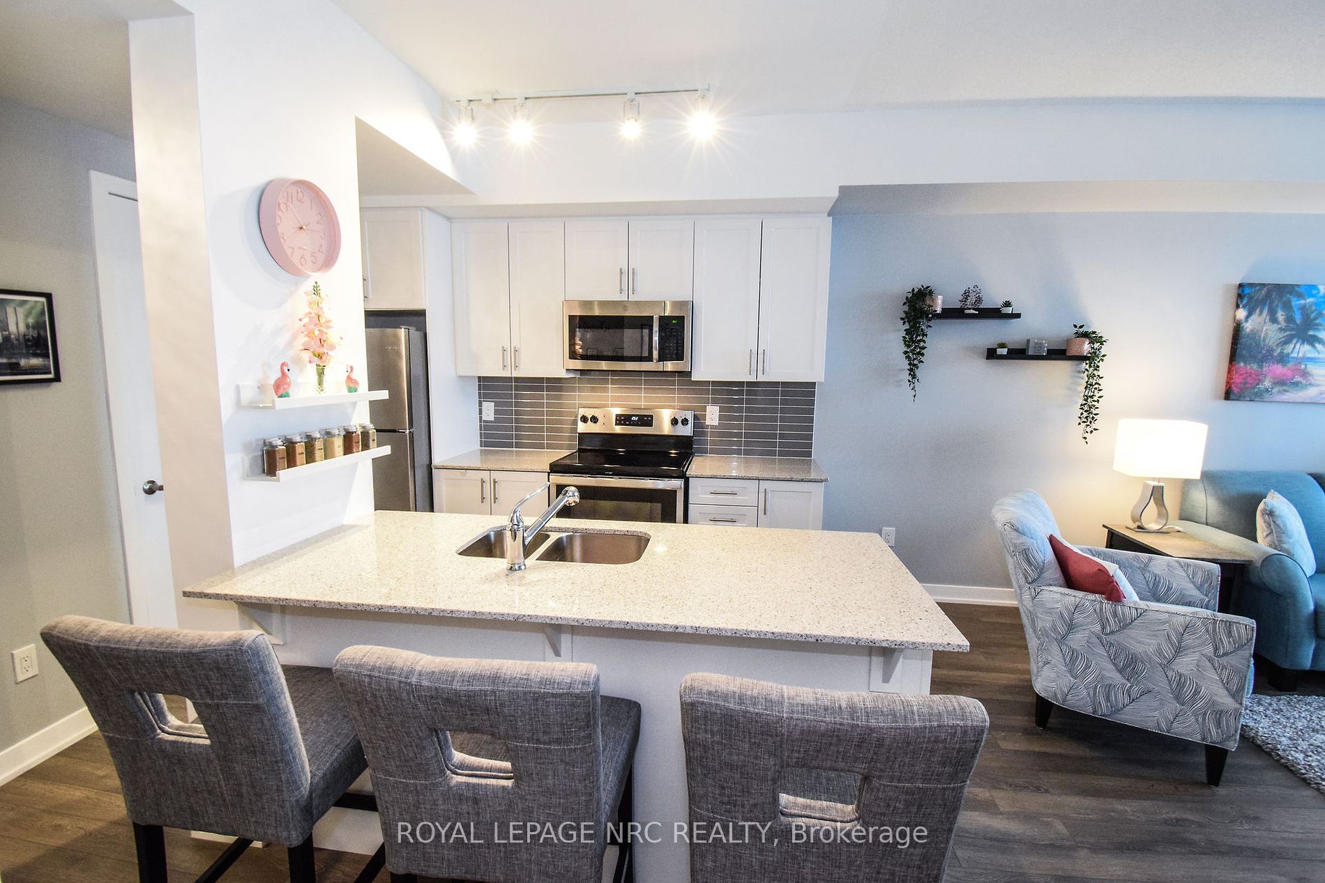 550 North Service Road #1307