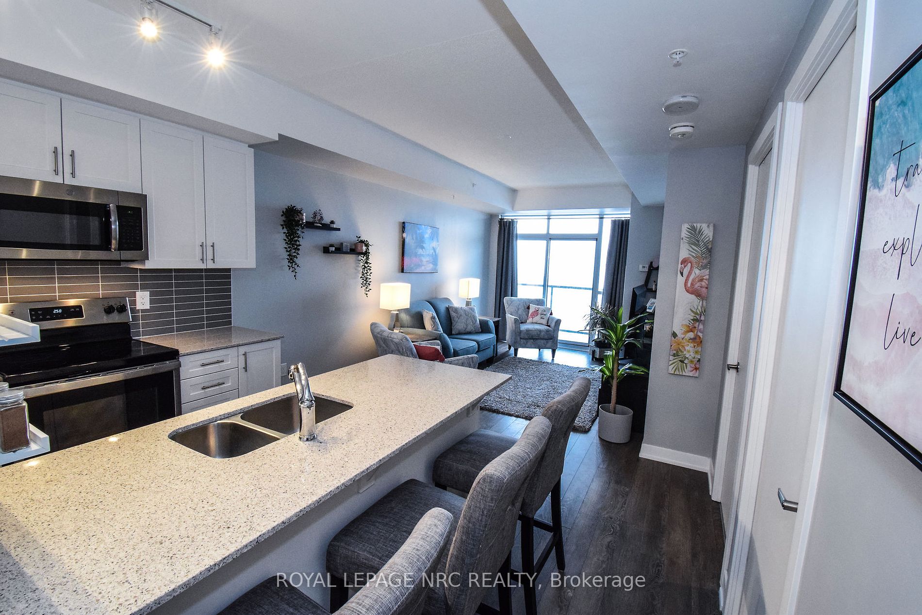 550 North Service Road #1307