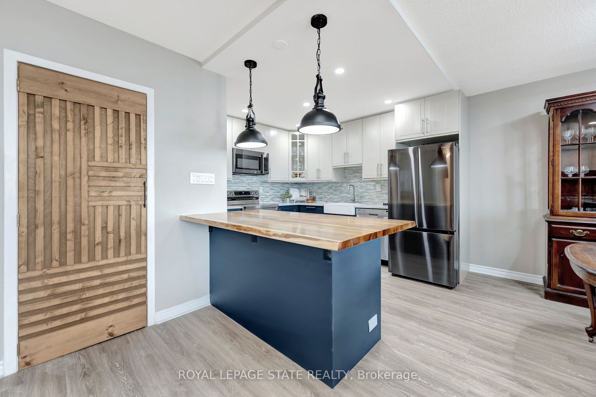500 Green Road, #1207