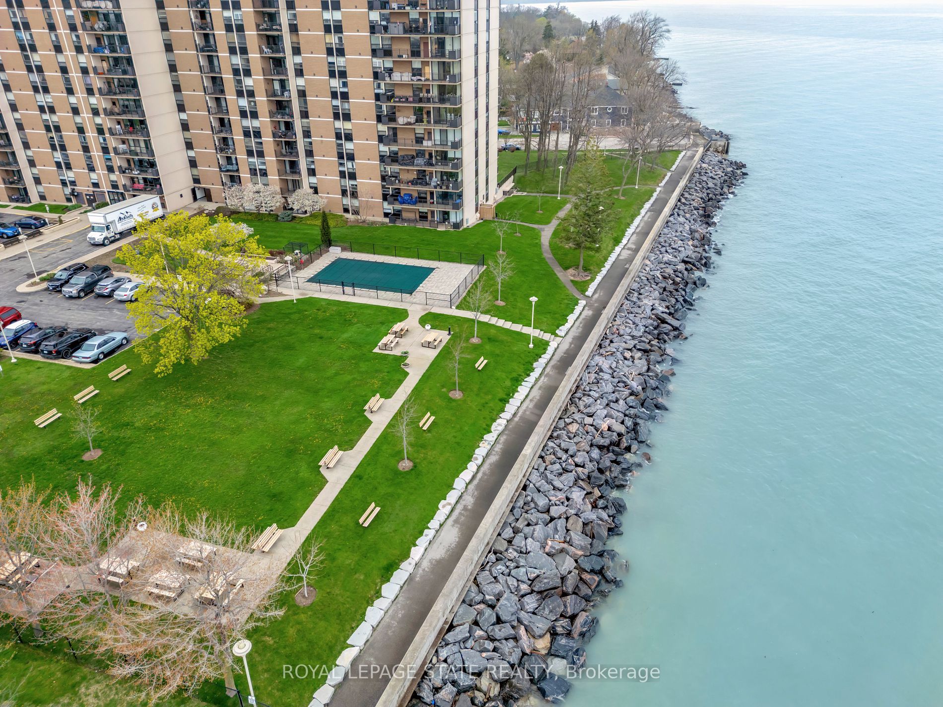 500 Green Road, #1207