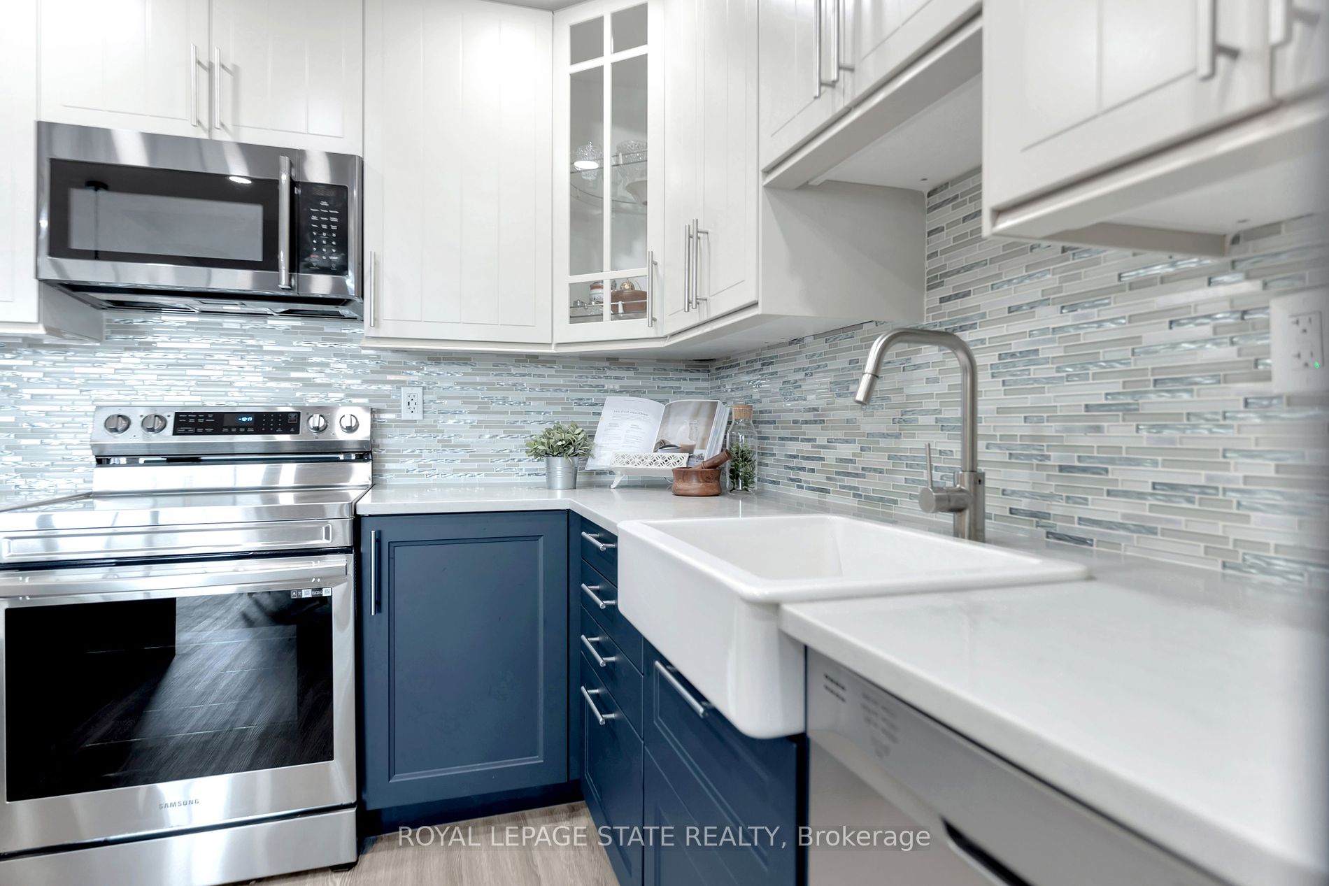 500 Green Road, #1207