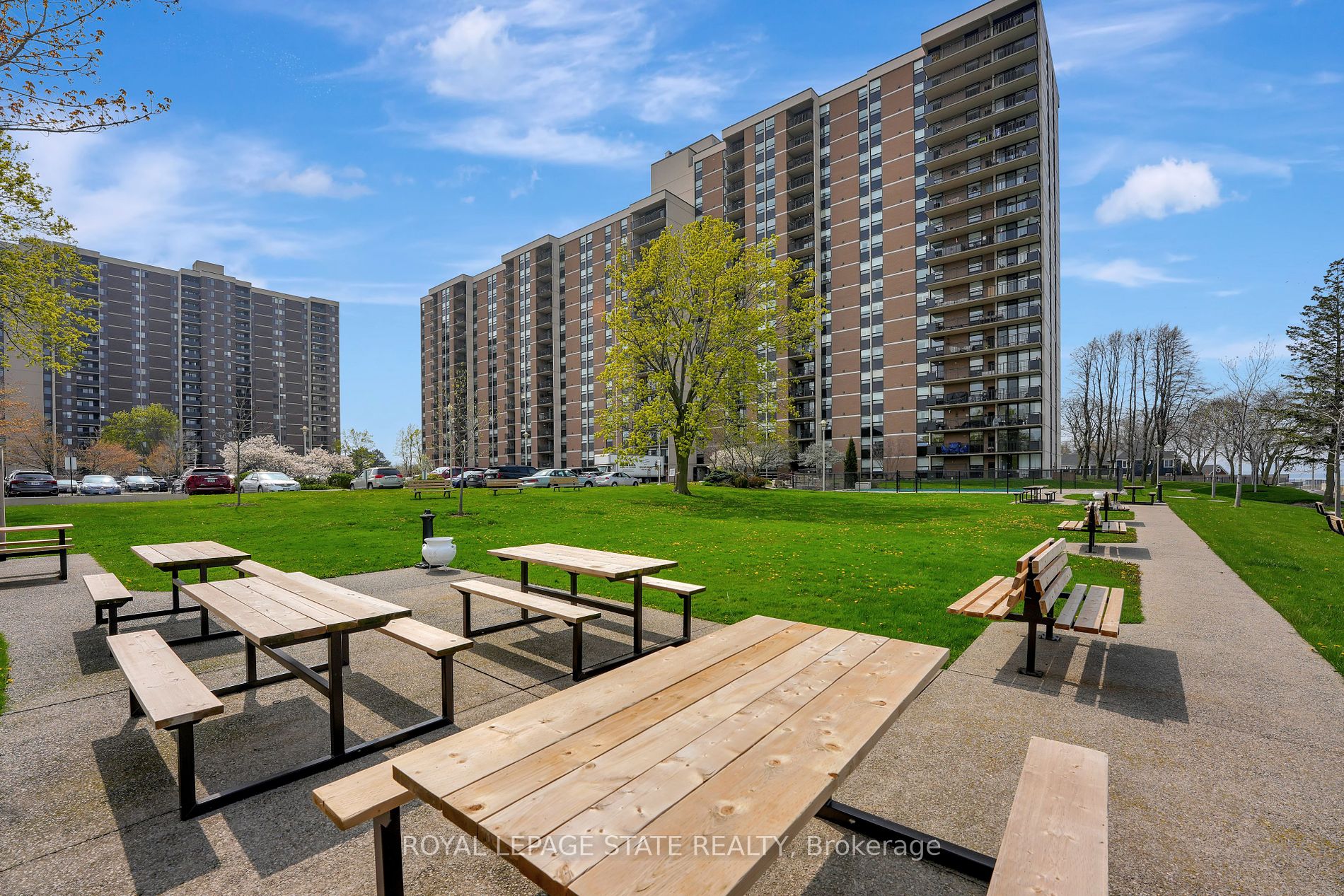 500 Green Road, #1207